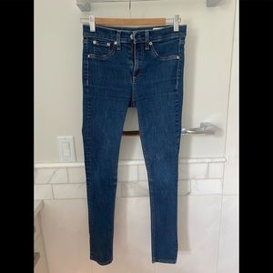 Excellent used condition rag & bone blue “10 inch skinny” jeans size 25